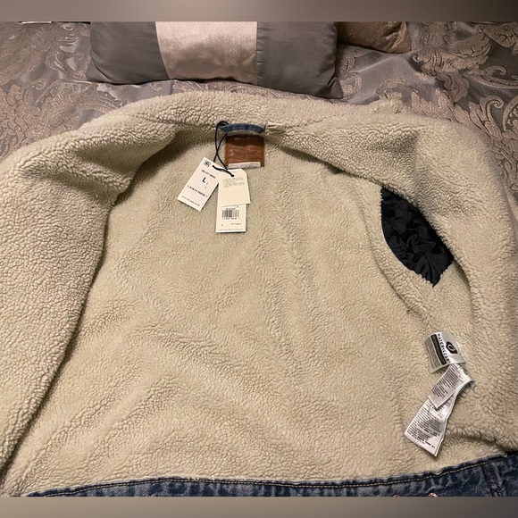 NEW Women Levi’s Ex-Boyfriend Sherpa Trucker Jacket - Picture 5 of 13